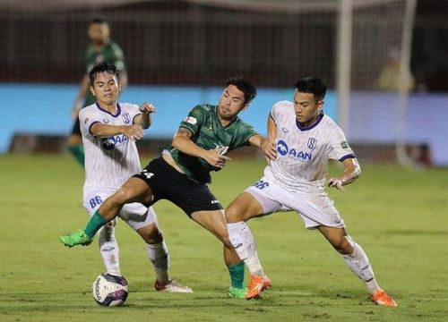 Lee Nguyễn tỏa sáng, CLB TP HCM thắng ngược chủ nhà Thanh Hóa