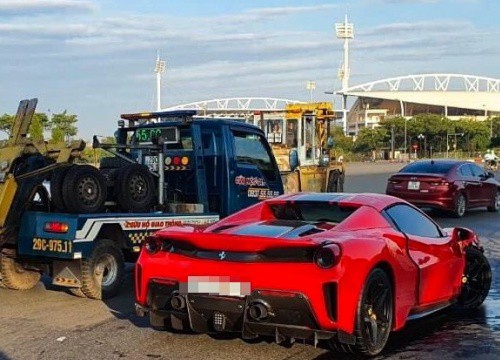 Siêu xe Ferrari 488 va chạm với xe máy, một người chết