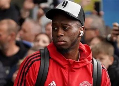 Ten Hag vừa ca ngợi Dalot, vừa khéo léo gửi thông điệp cho Wan-Bissaka