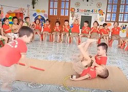 Cười xỉu với tiết mục 'cứu người bị điện giật' của trẻ mầm non (P2)