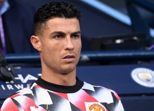 HLV Ten Hag loại Ronaldo khỏi nhóm lãnh đạo MU