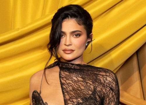 Kylie Jenner hối hận vì đặt tên con là 'Sói'