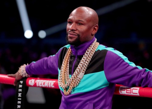 Mayweather chơi đẹp với tình cũ, chi 4 tỷ đồng đi ăn bánh sinh nhật