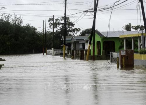 Sau khi ban bố tình trạng khẩn cấp, Tổng thống Mỹ tới Puerto Rico đánh giá hậu quả của bão Fiona