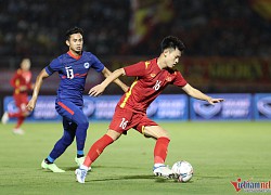 Tuyển Việt Nam đấu Singapore trên sân cỏ nhân tạo ở AFF Cup