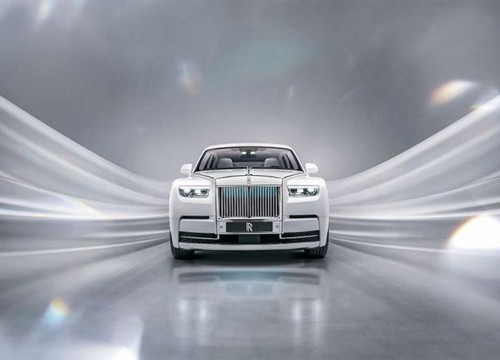 Lỗi đèn pha, Rolls-Royce phát lệnh triệu hồi Phantom 2023