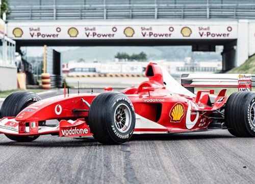 Xe đua F1 của huyền thoại Michael Schumacher có giá gần 9,4 triệu USD