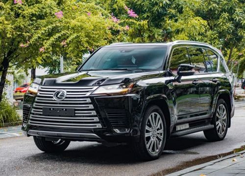 Ngỡ ngàng với giá của "chuyên cơ mặt đất" Lexus LX 600 2022, tiền chênh đủ mua Toyota Land Cruiser