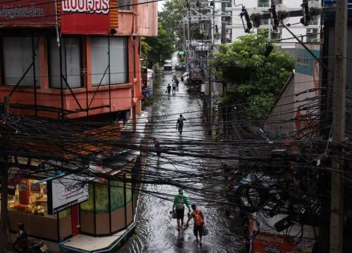 Thái Lan khuyên người dân làm việc tại nhà vì mưa lớn bất thường