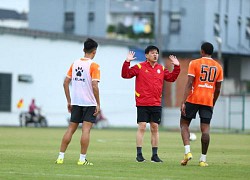 V-League 2022 nóng lên vì... tiền: Buồn hay vui?