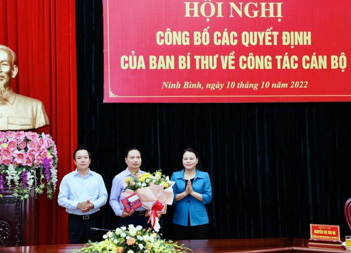 Cho Phó bí thư thường trực Tỉnh ủy Ninh Bình Trần Hồng Quảng nghỉ hưu trước tuổi