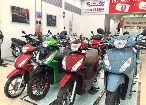 Honda, Yamaha đua nhau tăng giá, SH "chênh" thêm 26 triệu đồng