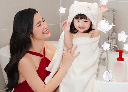 Khoảnh khắc đáng yêu của con gái Đông Nhi khi làm mẫu ảnh