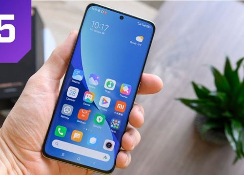 Top smartphone cao cấp có màn hình vừa tay nhất 2022