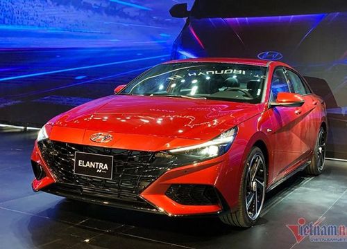 Hyundai Elantra 2023 ra mắt, giá tăng thêm 30 triệu đồng