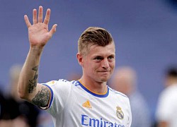 Kroos chịu khó sấy giày đấu