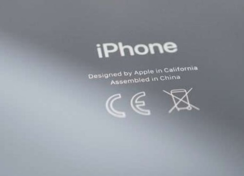 Nỗi ám ảnh của Steve Jobs về iPhone và sự thật phía sau dòng chữ "Designed by Apple in California. Assembled in China"