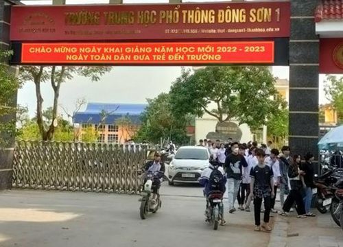 Phụ huynh ở Thanh Hóa ngỡ ngàng khi trường thu 10 triệu đồng đầu năm học