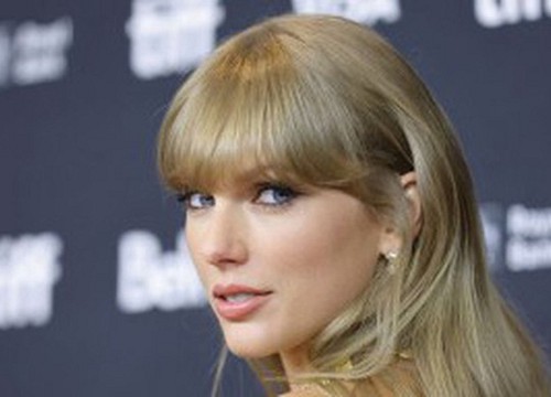 Taylor Swift tự nộp đề cử ở 13 hạng mục của Grammy 2023