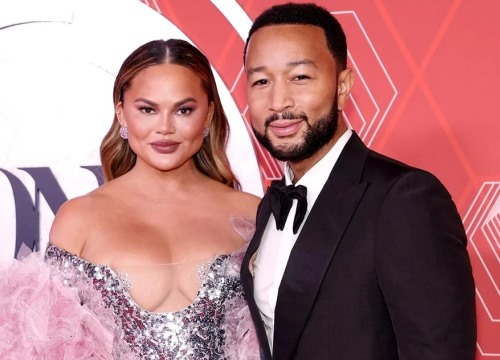 John Legend không nghiêm túc khi bắt đầu tình cảm với Chrissy Teigen