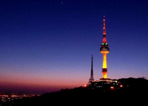 Tháp Namsan Tháp tình yêu ở Hàn Quốc