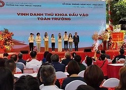 Từ nữ sinh sợ học Toán thành thủ khoa đầu vào khối A00 được vinh danh