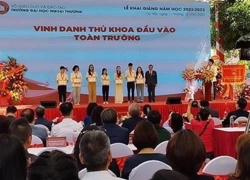 Từ nữ sinh sợ học Toán thành thủ khoa đầu vào khối A00 được vinh danh