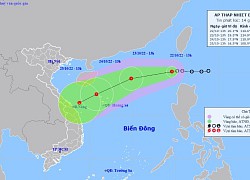 Áp thấp nhiệt đới gió giật cấp 8 vào Biển Đông, miền Trung mưa to nhiều nơi