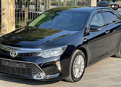 Chọn Toyota Camry đã qua sử dụng 5 năm hay Kia K3 mới?