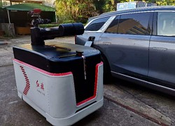 Hongqi phát triển robot tự hành có thể sạc cho xe điện