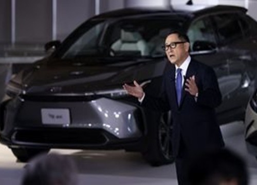 CEO Toyota tiết lộ chiến lược phát triển các dòng xe điện