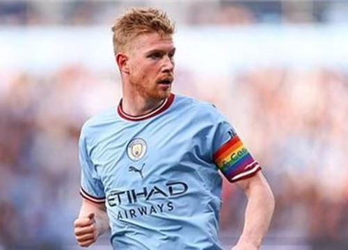 Lập siêu phẩm, De Bruyne vẫn bị Guardiola khiển trách