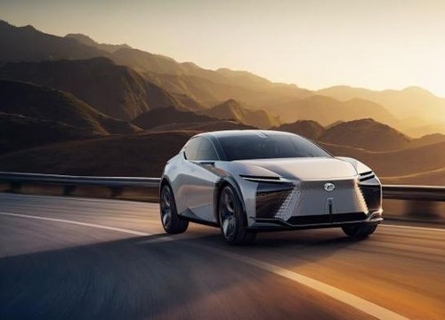 Lexus - Mở lối kỷ nguyên điện hóa tại Triển lãm ô tô Việt Nam 2022