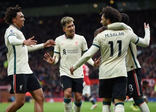 Ngày này năm xưa: Liverpool "tàn phá" MU