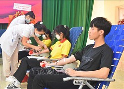 Sôi nổi phong trào hiến máu trong học sinh, sinh viên