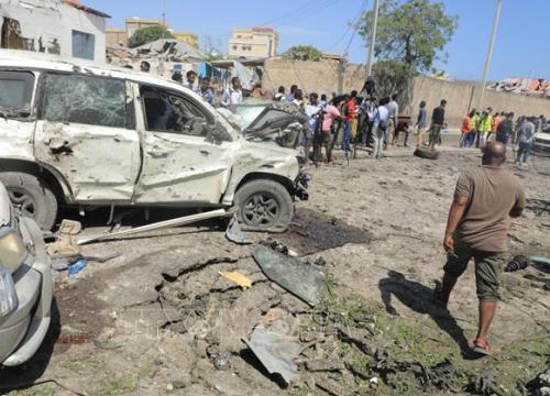 Somalia: Đánh bom xe và đấu súng tại một khách sạn