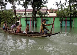 Bangladesh sơ tán hàng trăm nghìn người đề phòng bão Sitrang