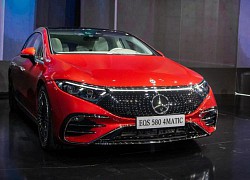 Cận cảnh xe điện Mercedes-Benz EQS tại VMS 2022