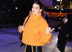 Kendall Jenner xinh đẹp đi chơi tối cùng bạn bè trong tiết trời giá lạnh