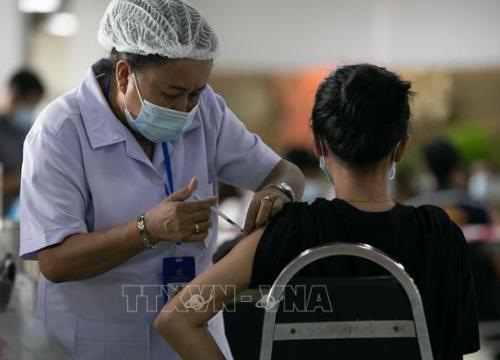 Lào: Kêu gọi người dân tiêm mũi tăng cường vaccine ngừa COVID-19