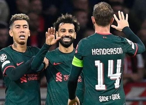 Salah đưa Liverpool vào vòng 16 đội Champions League