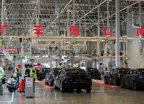 Tesla giảm giá xe điện tại Trung Quốc, tăng sức cạnh tranh với ô tô nội địa