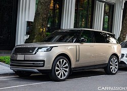 Chiếc Range Rover LWB 2022 hơn 11 tỷ đầu tiên ra biển Hà Nội