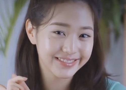 Jang Won Young kém sắc trong video quảng cáo mỹ phẩm, dân tình lập tức so sánh với đàn chị Yoona