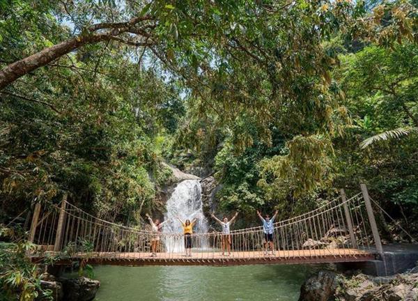 Cổng Trời Đông Giang - Khu du lịch sinh thái nhiều thác nước tự nhiên nhất Việt Nam