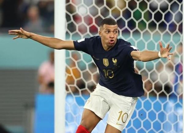 FIFA trừng phạt tuyển Pháp vì Mbappe im lặng suốt World Cup 2022