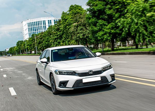 Honda Civic dễ giật giải Vô lăng xe phổ thông 2022