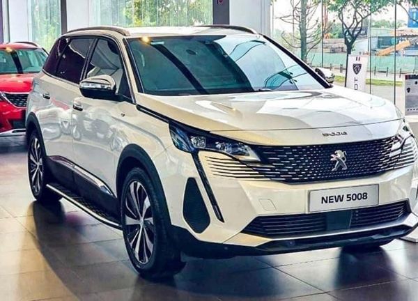 Kia và Peugeot tại Việt Nam đồng loạt tăng giá