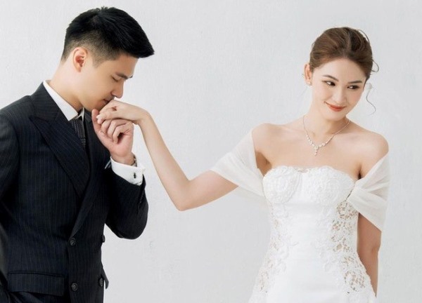 Lý do Thùy Dung không yêu cầu dresscode trong lễ cưới