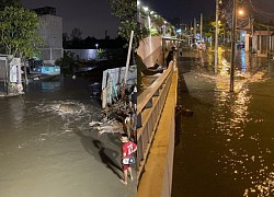 Nước ngập lênh láng tại phường Linh Đông, TP Thủ Đức